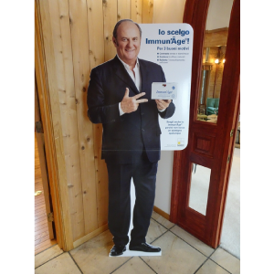 A life-size panel of Gerry Scotti has arrived! 